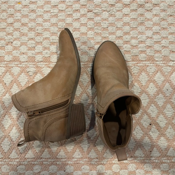 Guess Low heel Boots - Picture 2 of 8